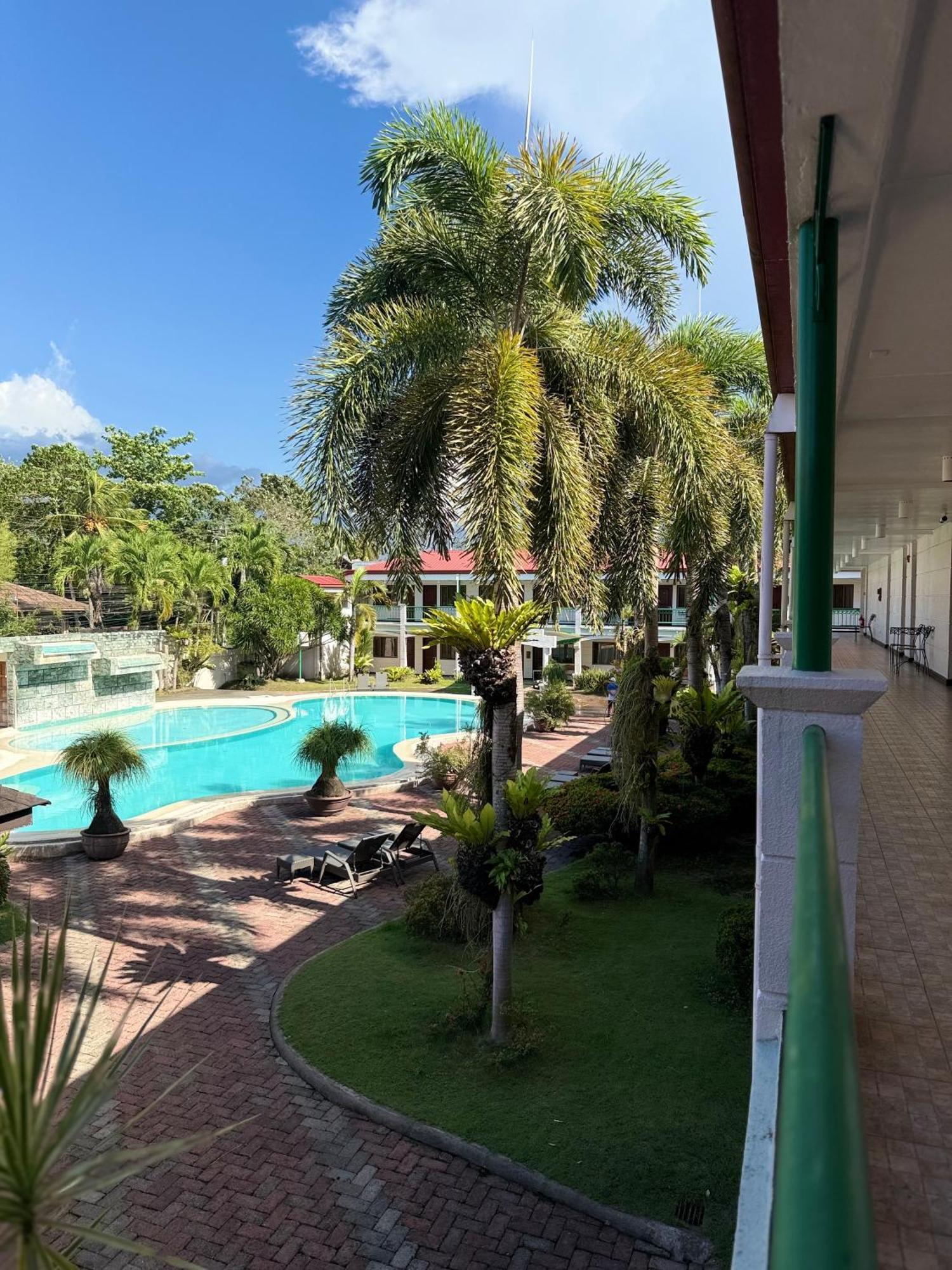 Dottie'S Place Hotel & Restaurant Butuan City Exterior photo