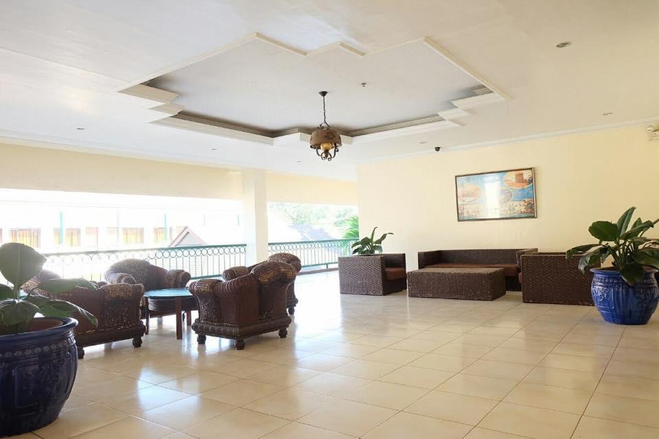 Dottie'S Place Hotel & Restaurant Butuan City Exterior photo