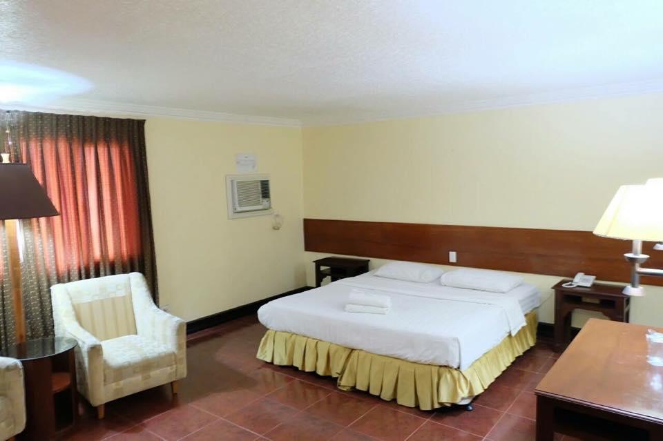 Dottie'S Place Hotel & Restaurant Butuan City Exterior photo