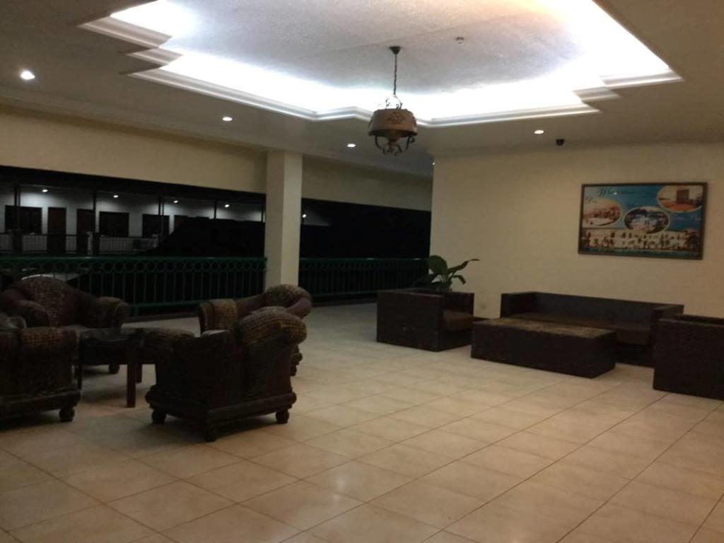 Dottie'S Place Hotel & Restaurant Butuan City Exterior photo