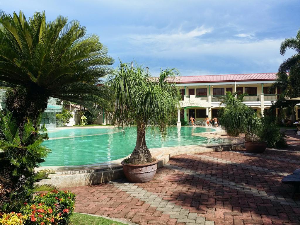 Dottie'S Place Hotel & Restaurant Butuan City Exterior photo