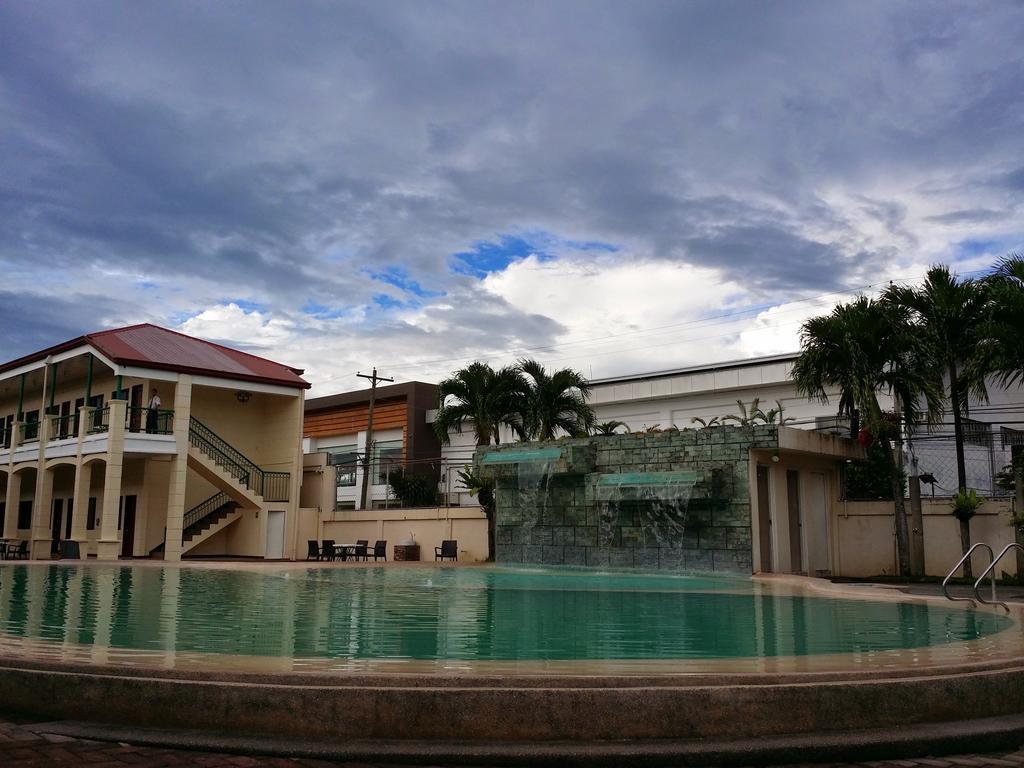 Dottie'S Place Hotel & Restaurant Butuan City Exterior photo