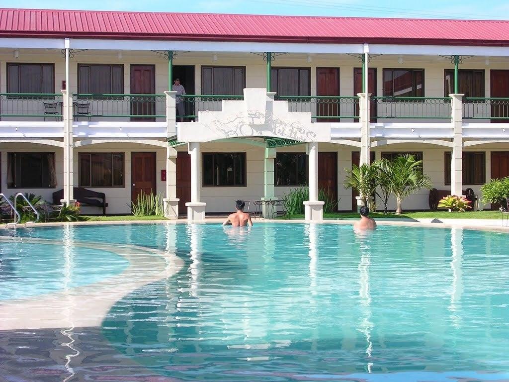 Dottie'S Place Hotel & Restaurant Butuan City Exterior photo